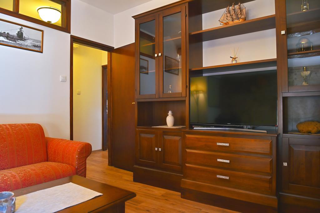 Antique Apartment Arsenale Ровин Екстериор снимка
